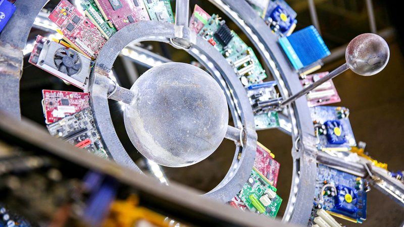 智能制造涉及众多关键技术，以下列举几个关键点：
